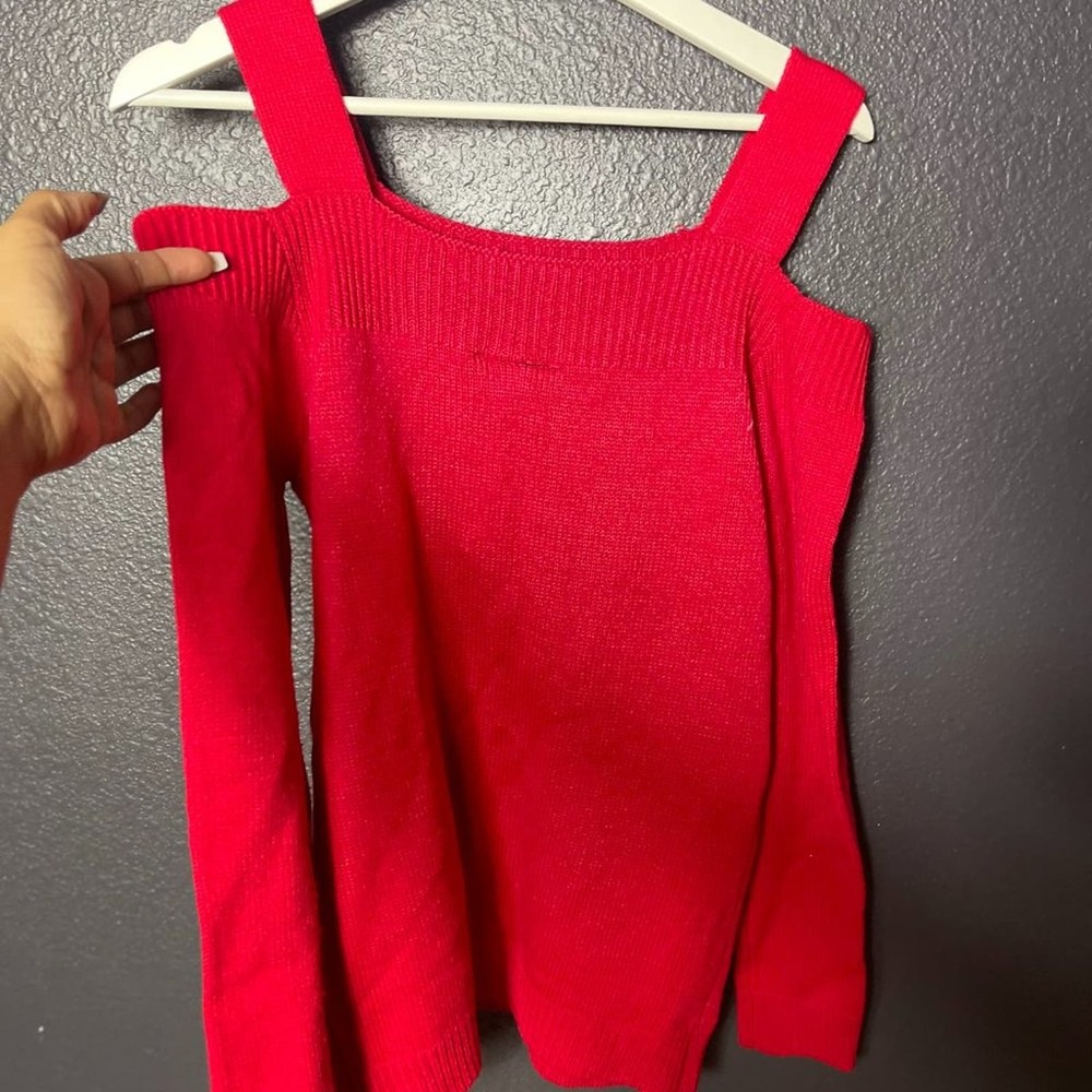 NEW Derek Heart Women's Red Dear Santa She Did It Cold Shoulder Sweater Medium - Picture 3 of 6